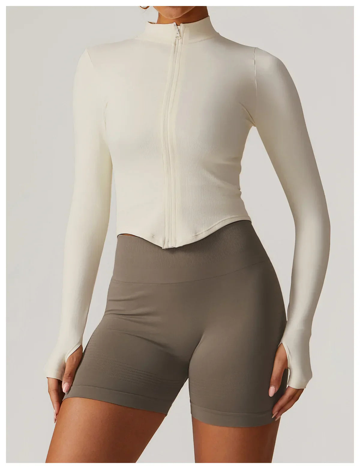 Bezszwowa kurtka z długimi rękawami i zamkiem