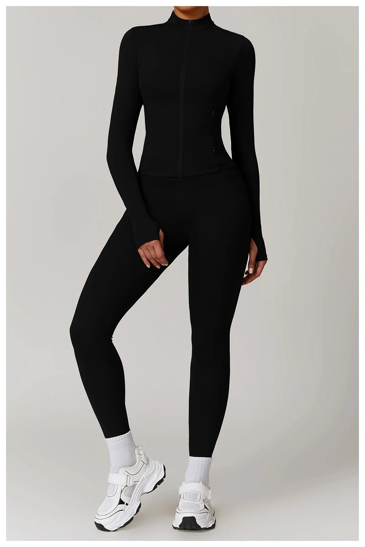 Smukła kurtka sportowa z długim rękawem do użytku na zewnątrz