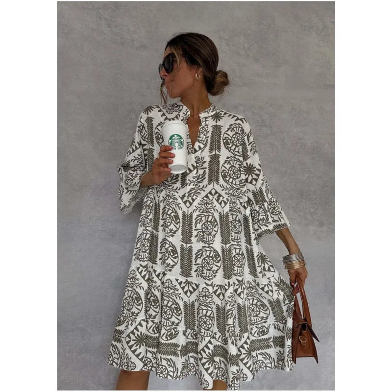 Milava™ | Sukienka z nadrukiem w kształcie litery A i dekoltem w serek