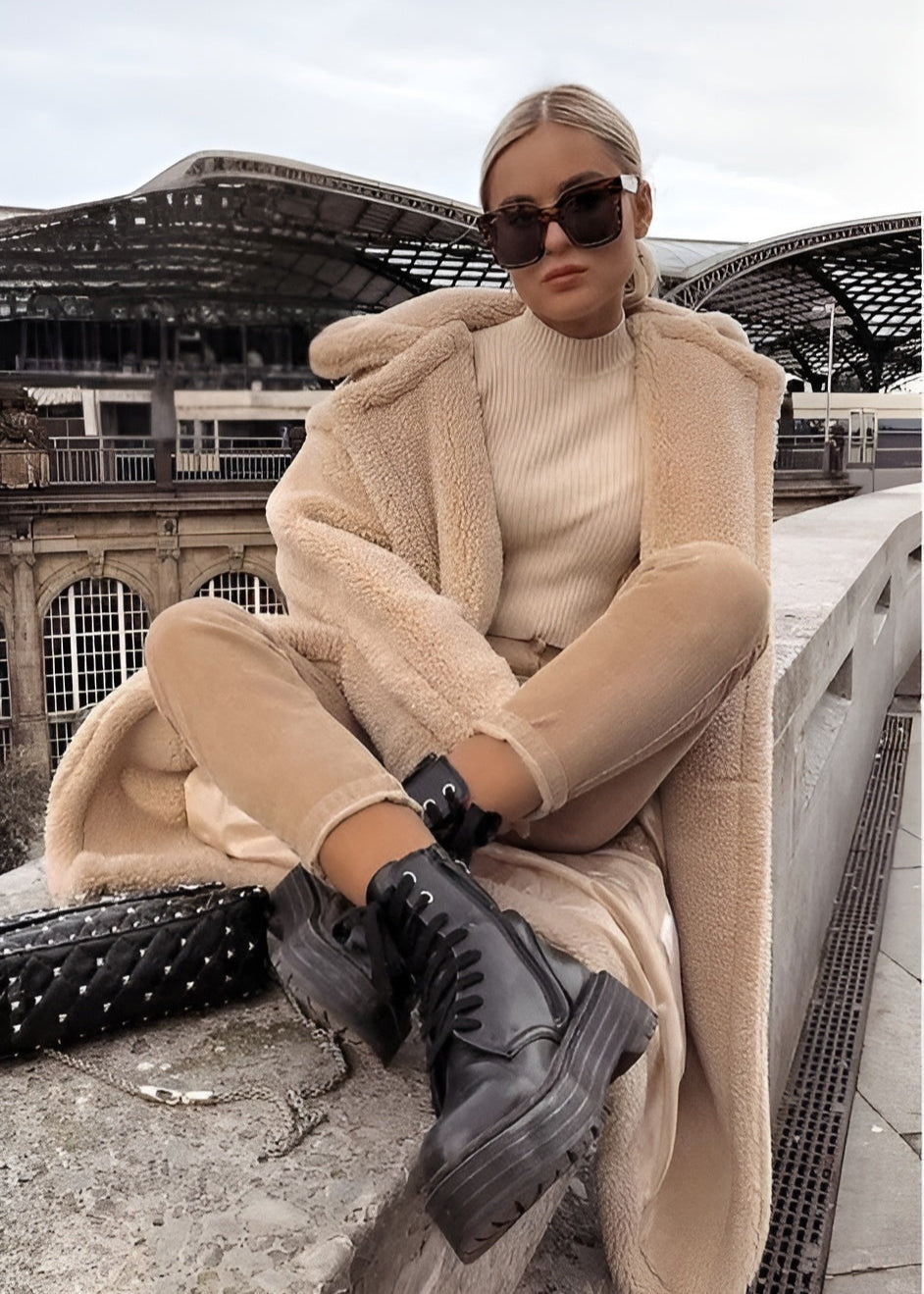 Jennifer - Stylowy i Komfortowy Płaszcz z Kapturem