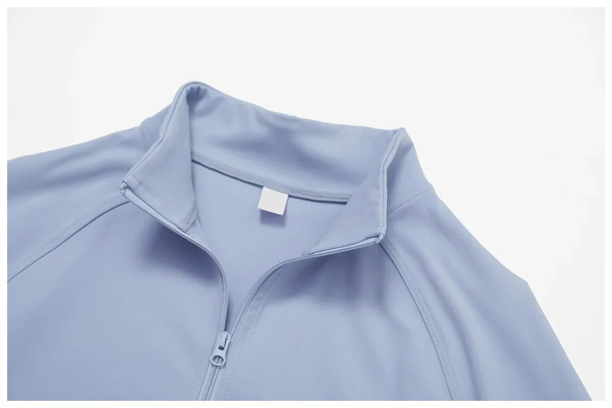 Smukła, wiatroszczelna kurtka sportowa z długim rękawem