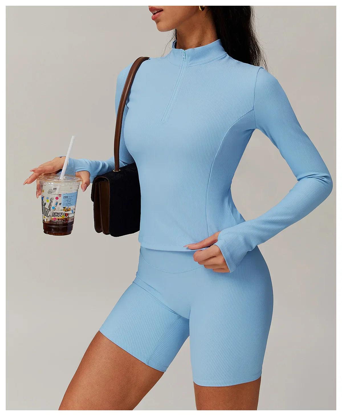 Damska kurtka do jogi z długim rękawem i półsuwnym zamkiem