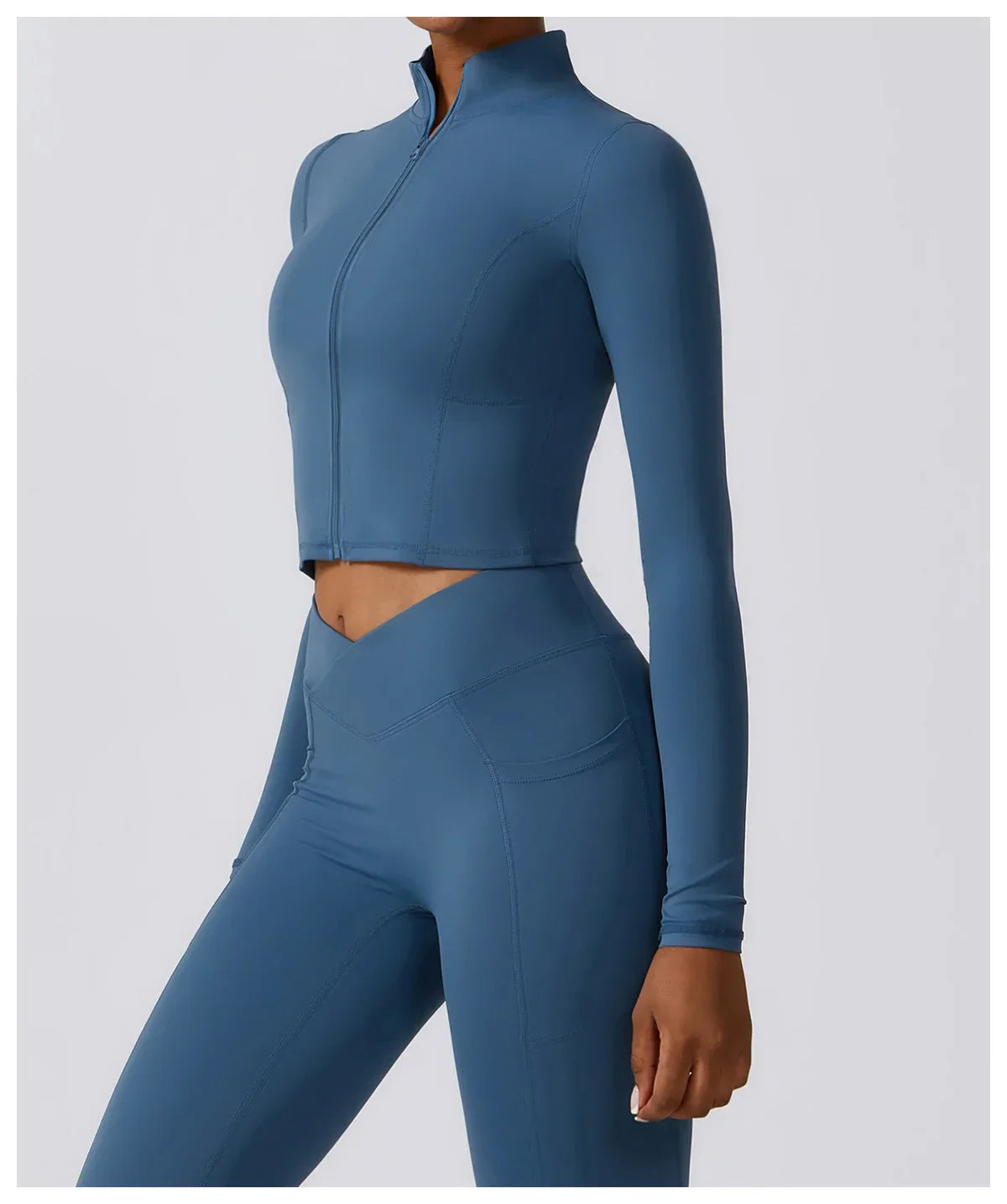 Damska kurtka z długim rękawem i zamkiem błyskawicznym