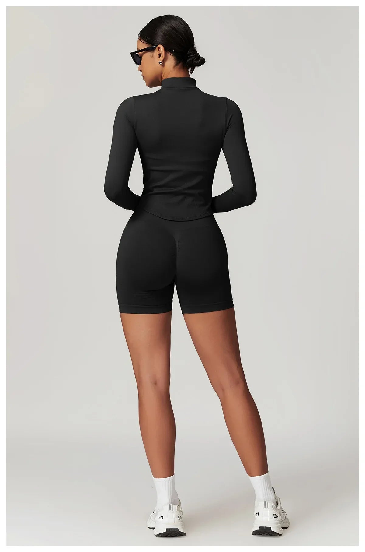 Bezszwowa kurtka z długimi rękawami i zamkiem