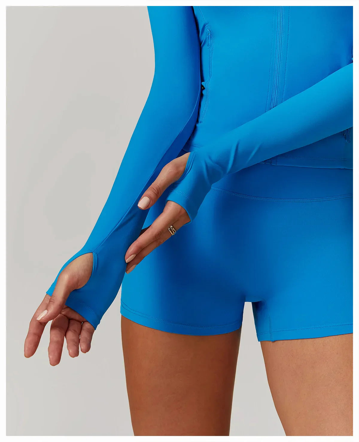 Smukła kurtka sportowa z długim rękawem do użytku na zewnątrz