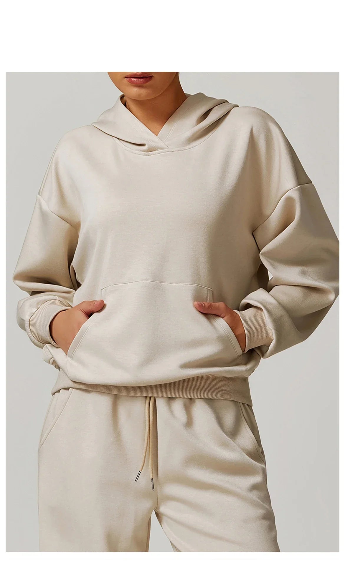 Długo rękawowa kurtka na zewnątrz