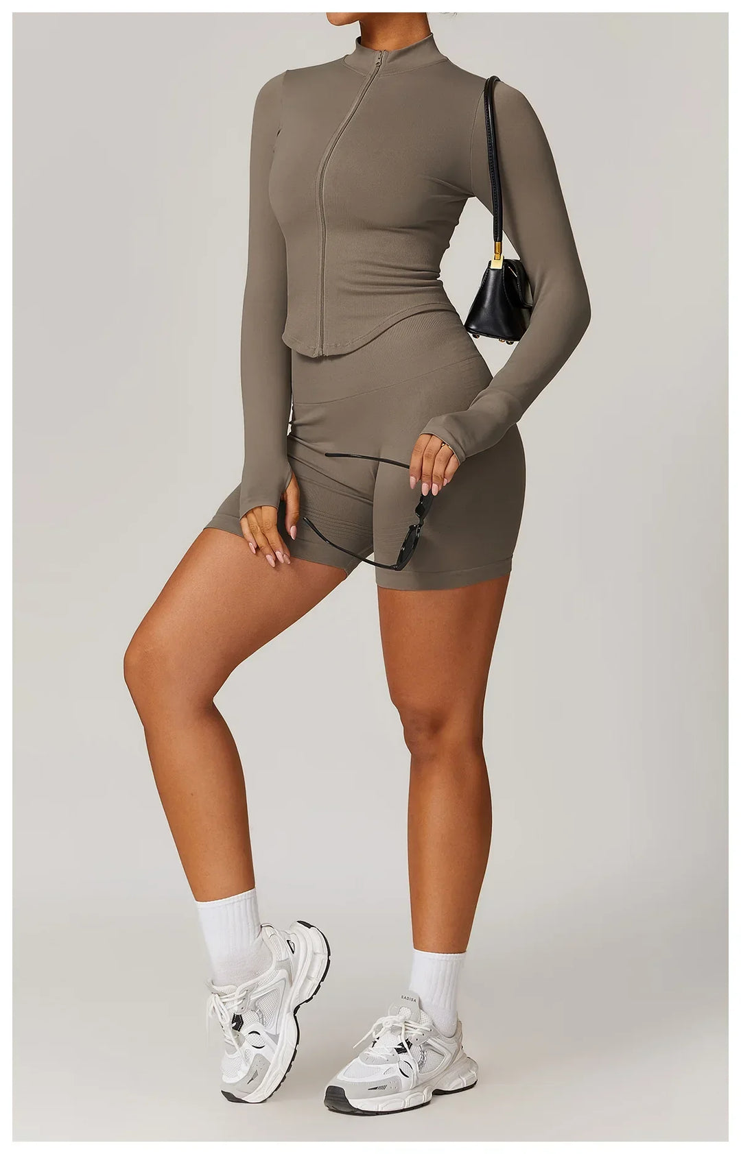 Bezszwowa kurtka z długimi rękawami i zamkiem