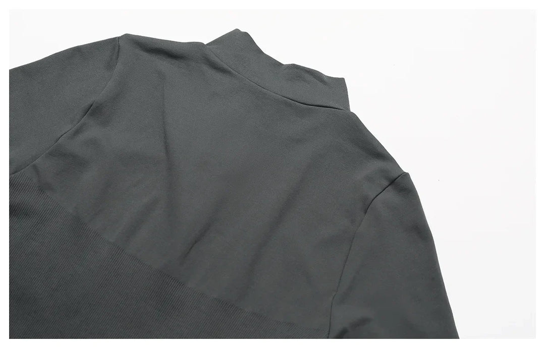 Bezszwowa kurtka z długimi rękawami i zamkiem