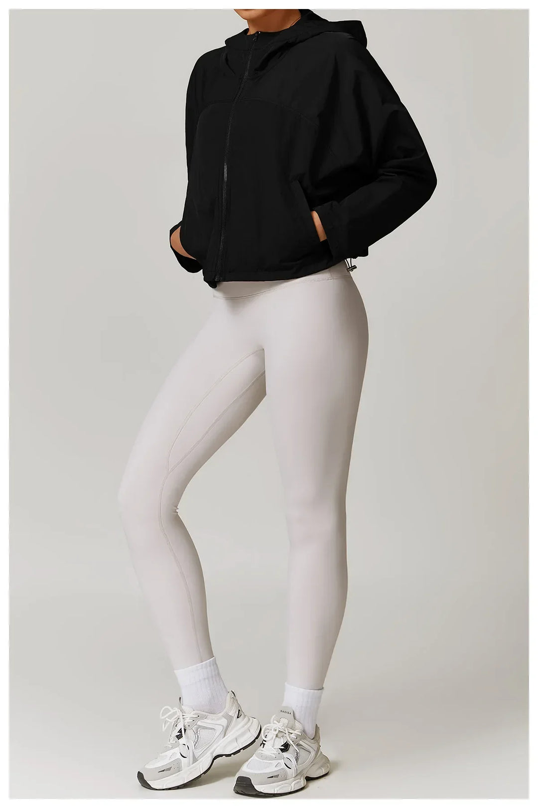 Kardigan damski z długimi rękawami i kapturem, zapinany na zamek