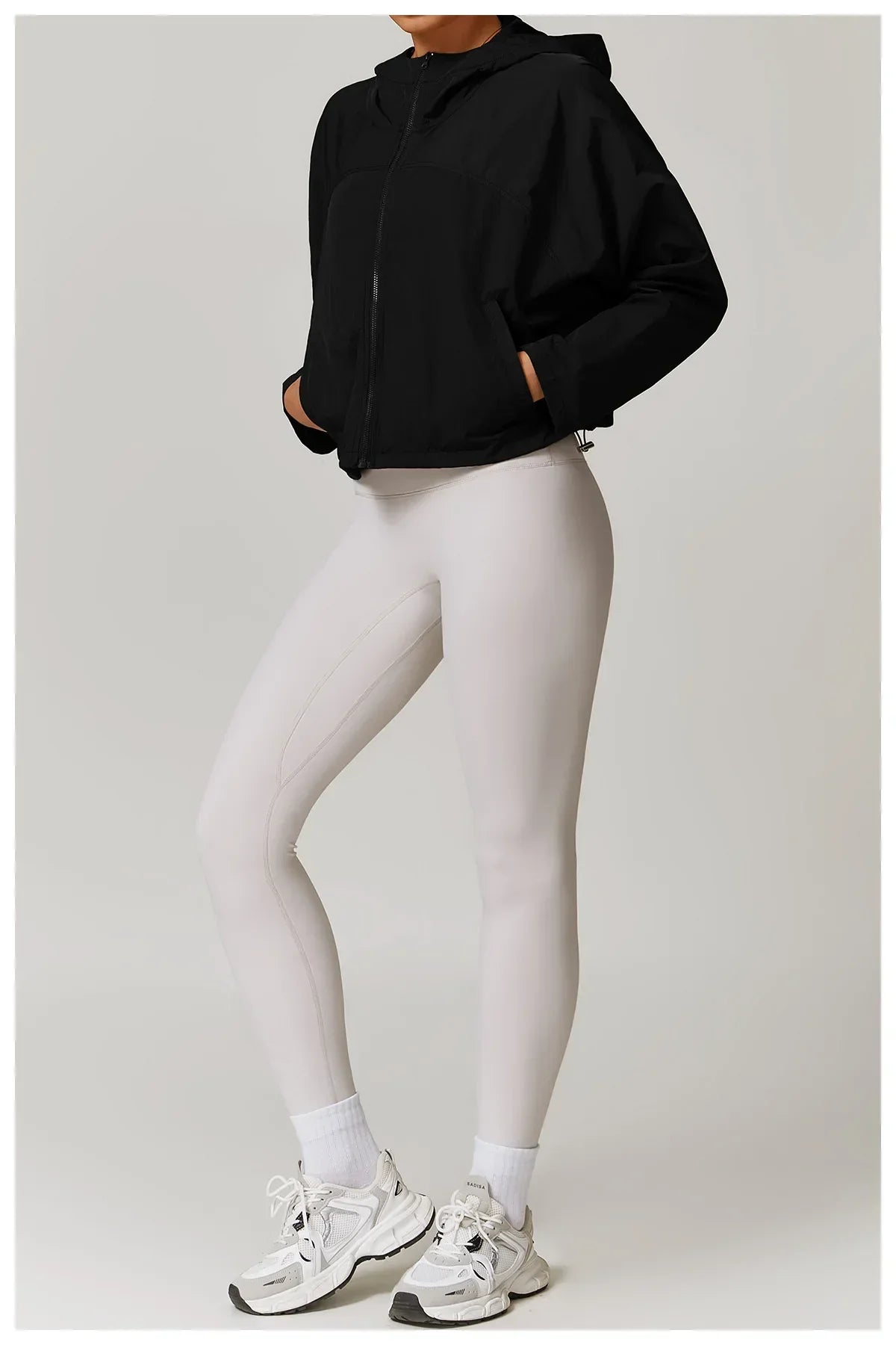 Kardigan damski z długimi rękawami i kapturem, zapinany na zamek