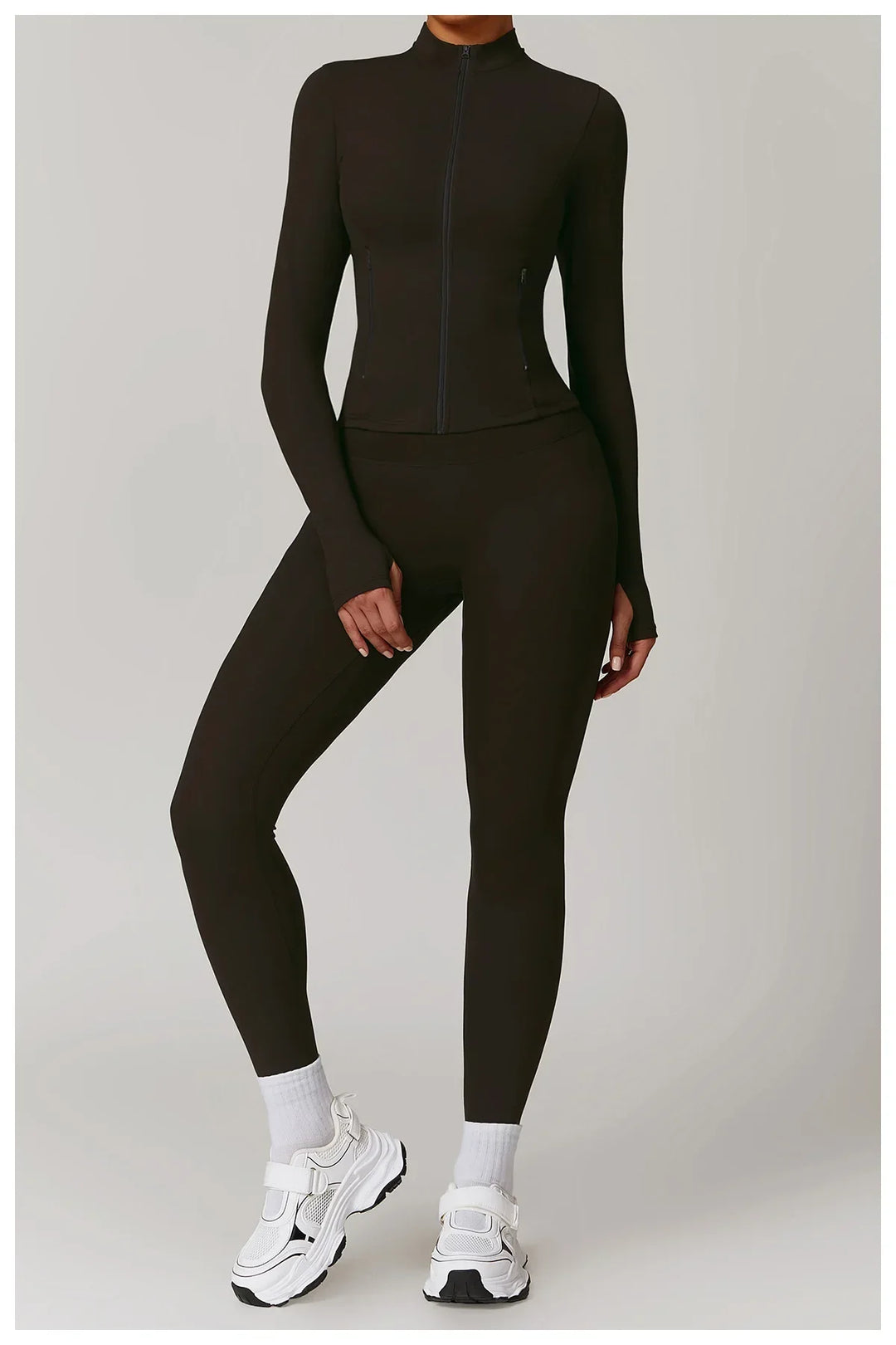 Smukła kurtka sportowa z długim rękawem do użytku na zewnątrz