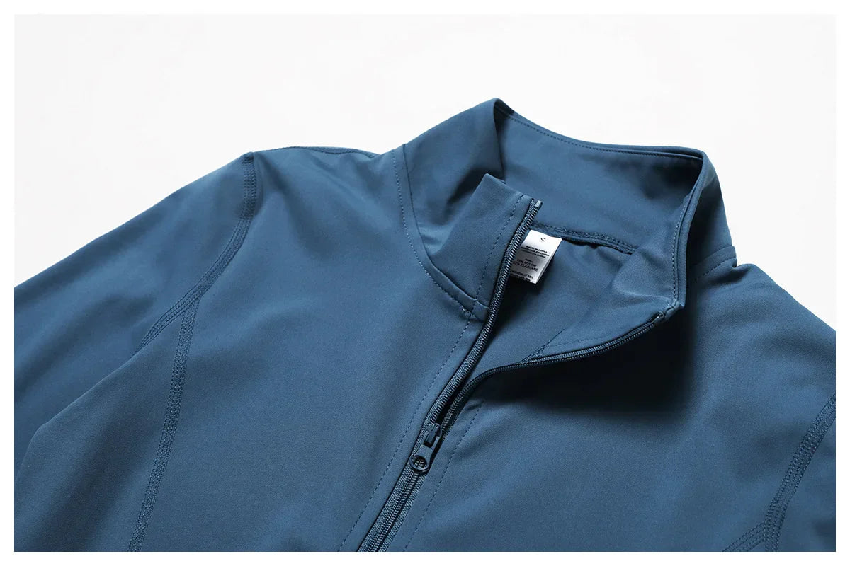 Damska kurtka z długim rękawem i zamkiem błyskawicznym