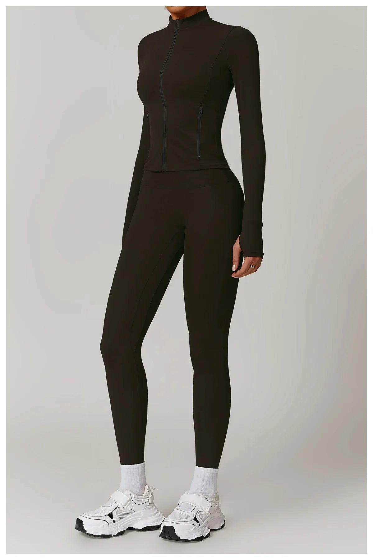 Smukła kurtka sportowa z długim rękawem do użytku na zewnątrz